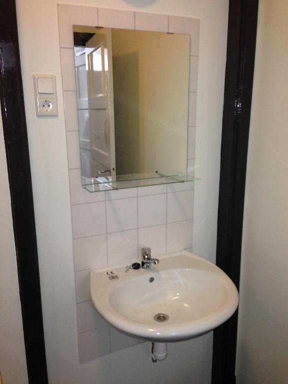 Chambre Simple avec Salle de Bains Commune