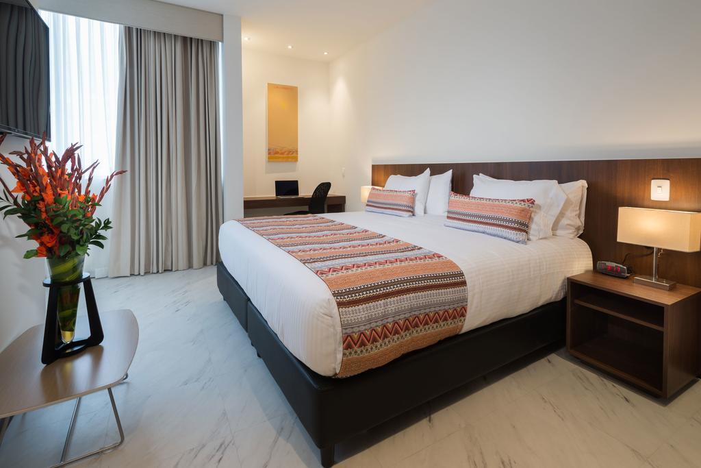 Nichtraucherzimmer mit Kingsize-Bett - barrierefrei