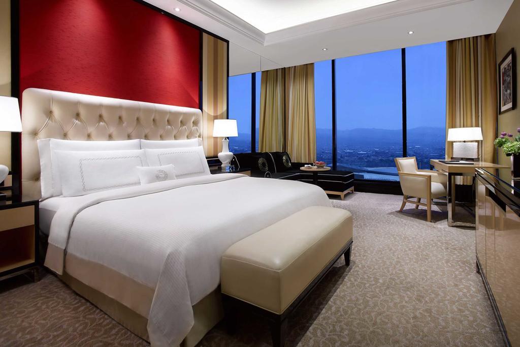 Premier Room