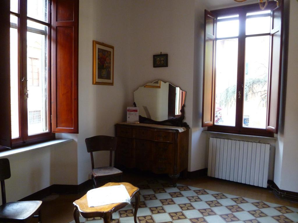Single Room with Shared Bathroom