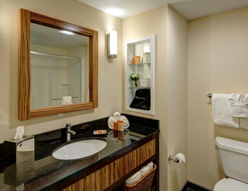 King Room with Kitchen - Non-Smoking