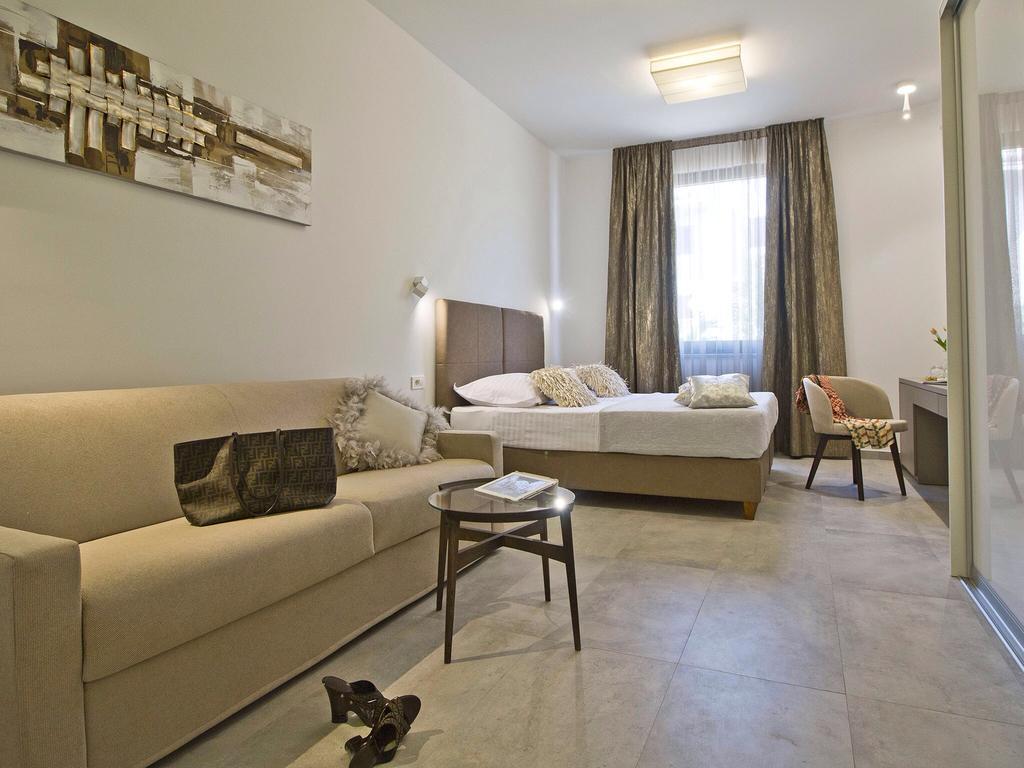 Luxury Quadruple Room,441558885:JPEG