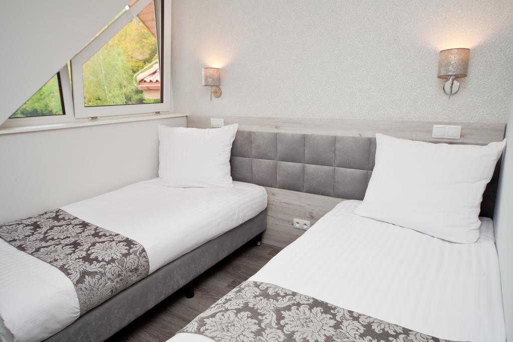Kleines Zweibettzimmer