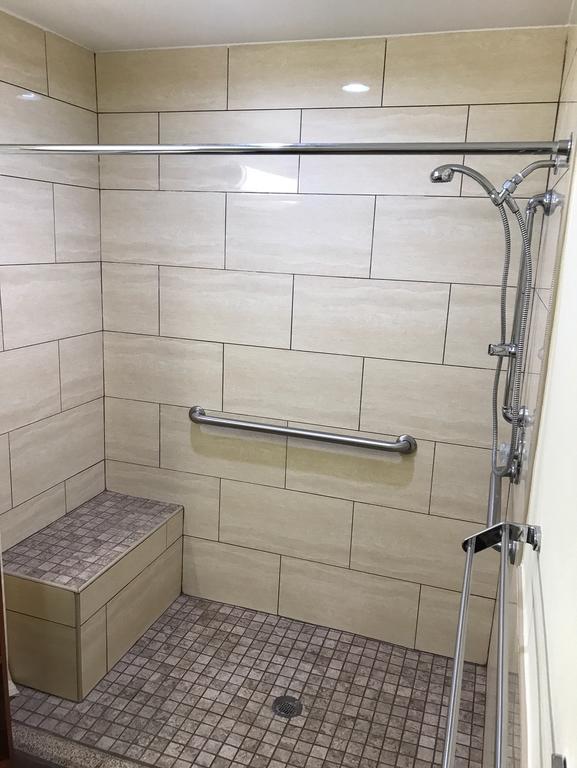 Queen Room  - Disability Access