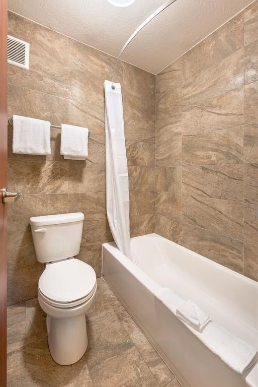 Chambre Lit King-Size Deluxe - Non-Fumeurs