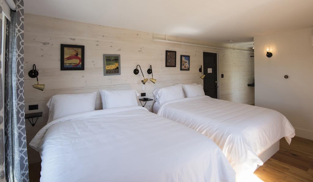 Deluxe Queen Room with Two Queen Beds