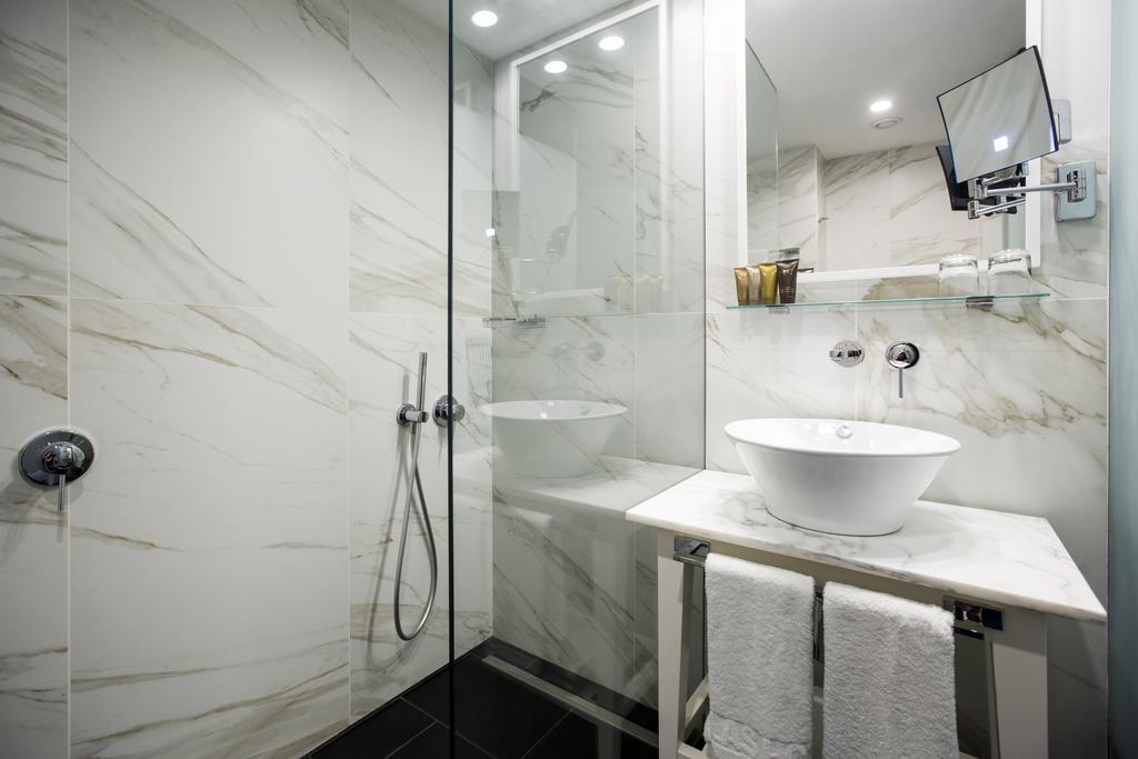 Double Room,640927773:JPEG
