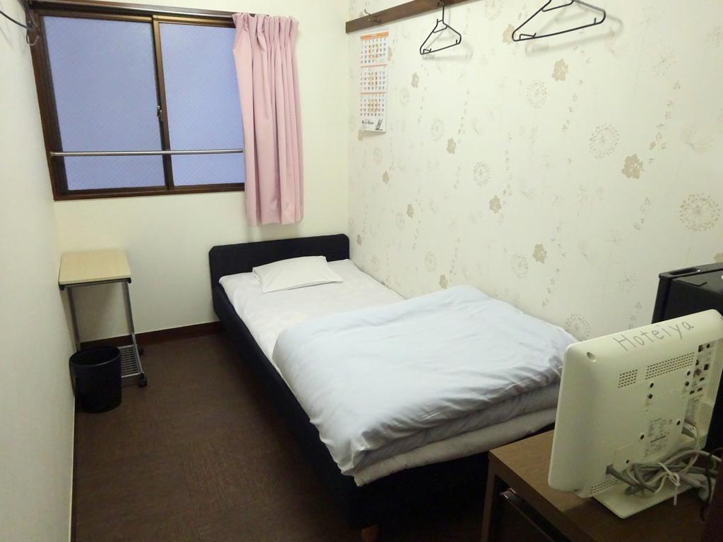 Single Room with Shared Bathroom