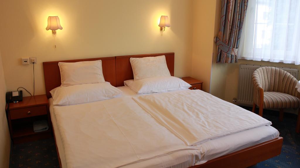 Double Room,445364739:JPEG