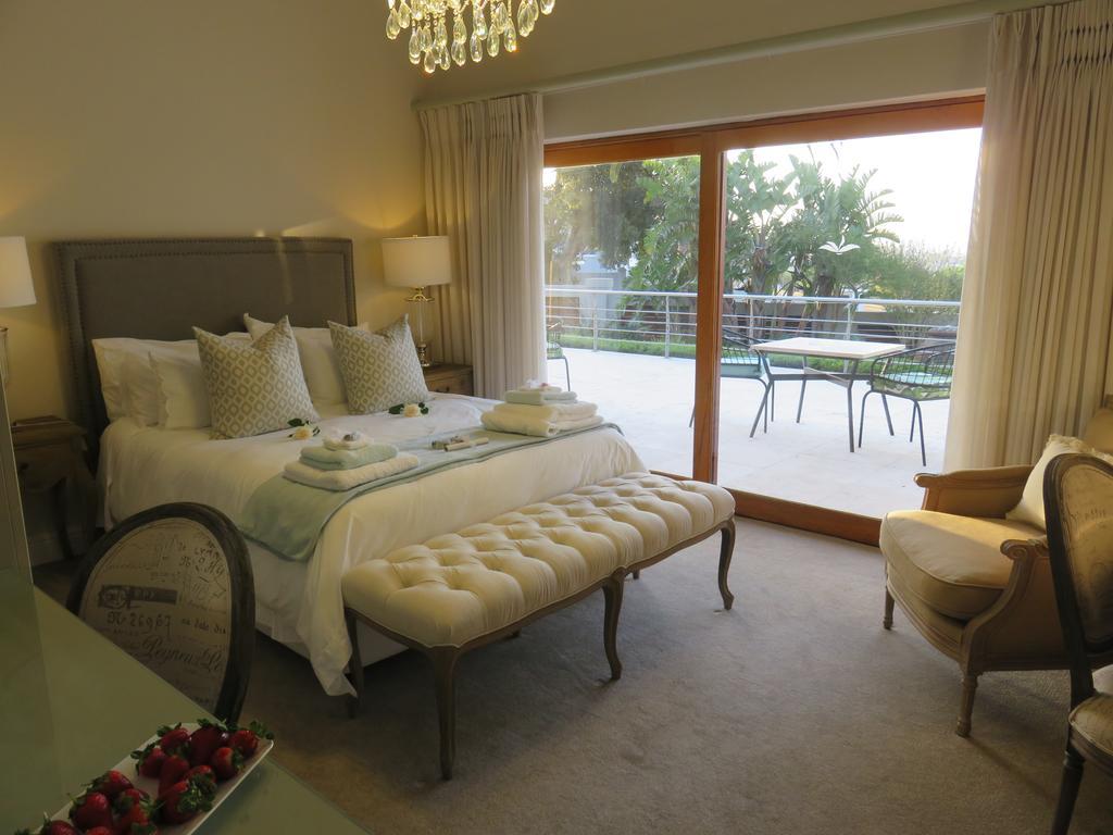 Family Suite with Private External Bathroom