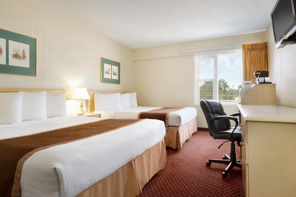 Queen Room with Two Queen Beds - Non-Smoking