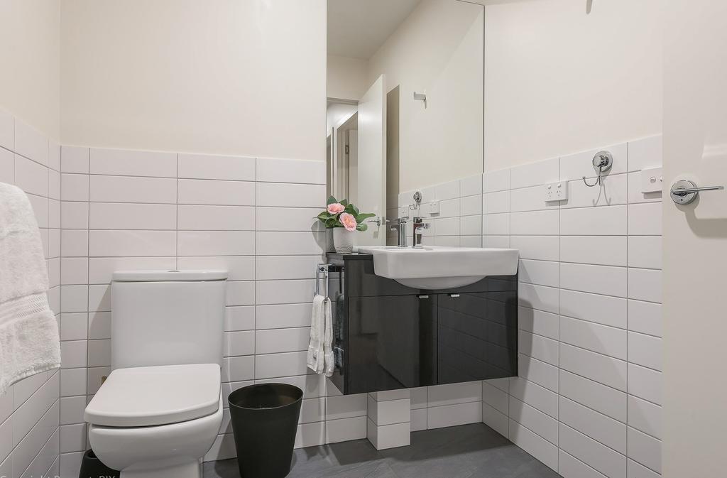 Executive Two-Bedroom Apartment - 9