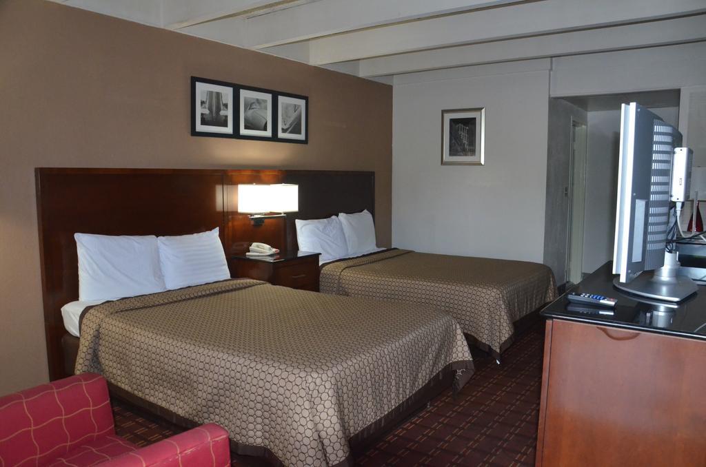 Double Room with Two Double Beds - Non-Smoking
