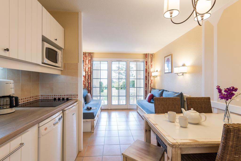 One-Bedroom Apartment Terrace or Balcony,1279360327:JPEG