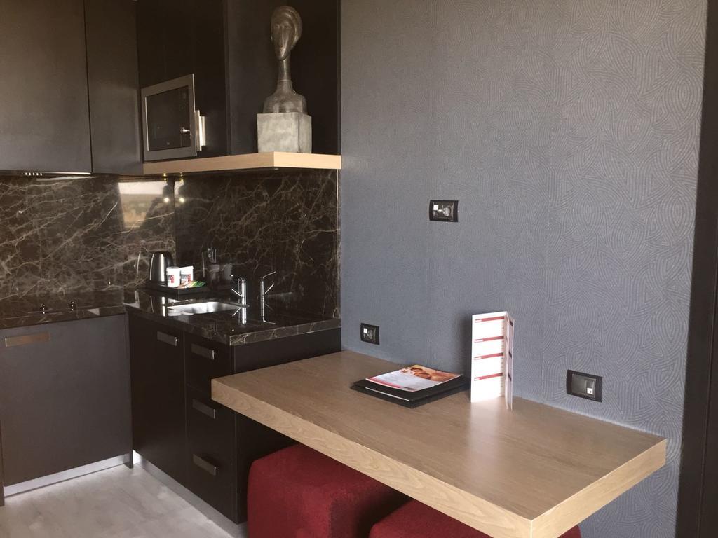 Mia Suite,447000093:JPEG