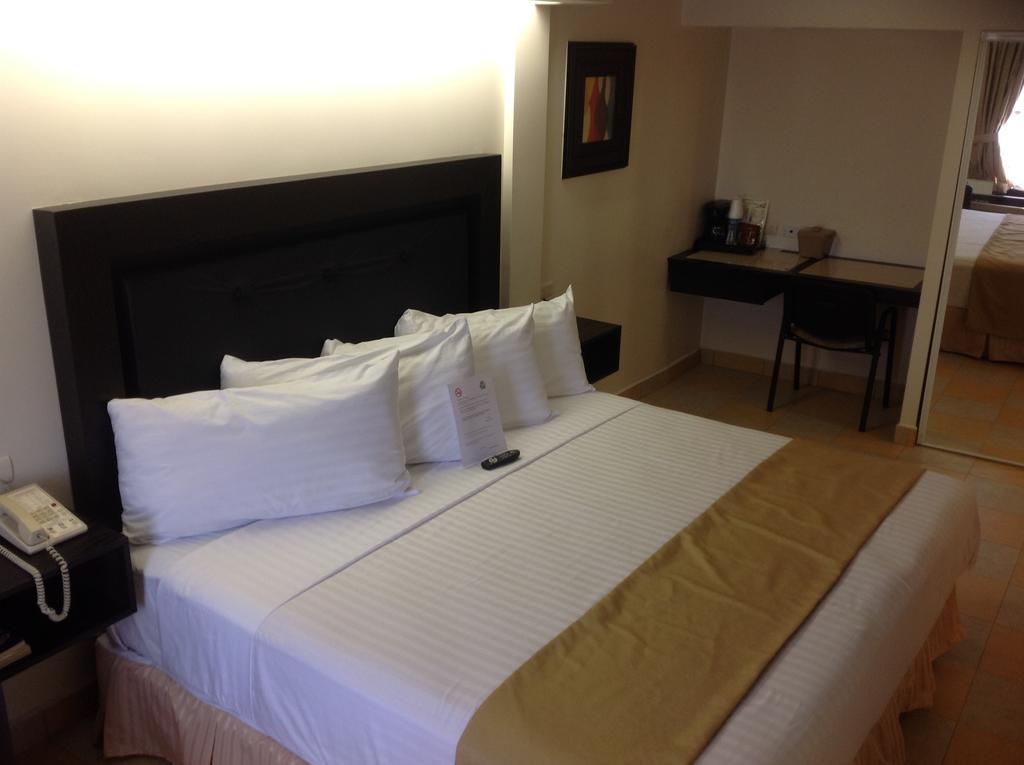 King Room - Non-Smoking