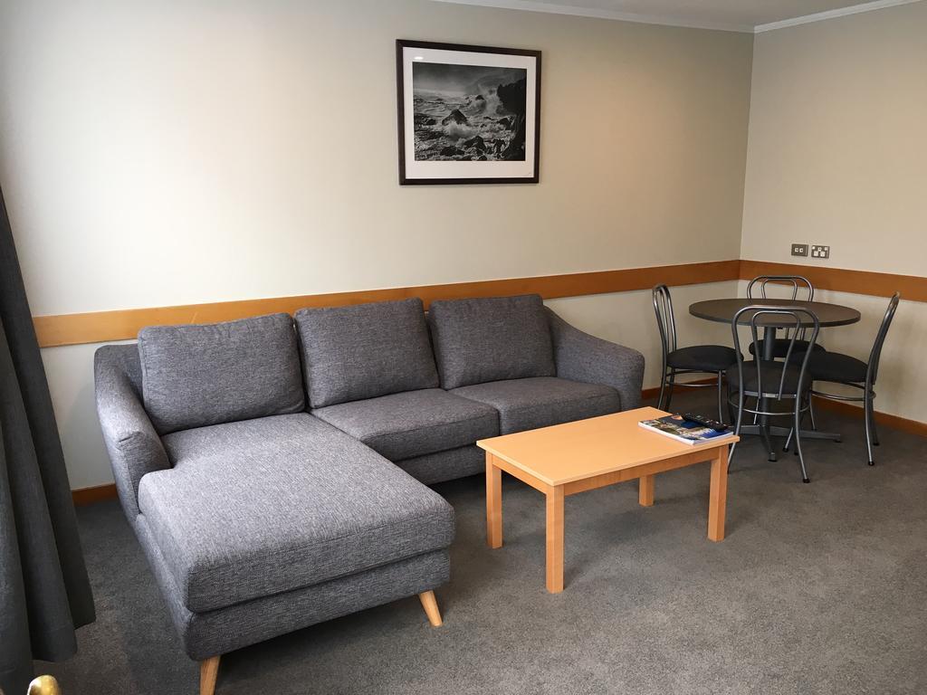 Two-Bedroom Apartment,450354909:JPEG