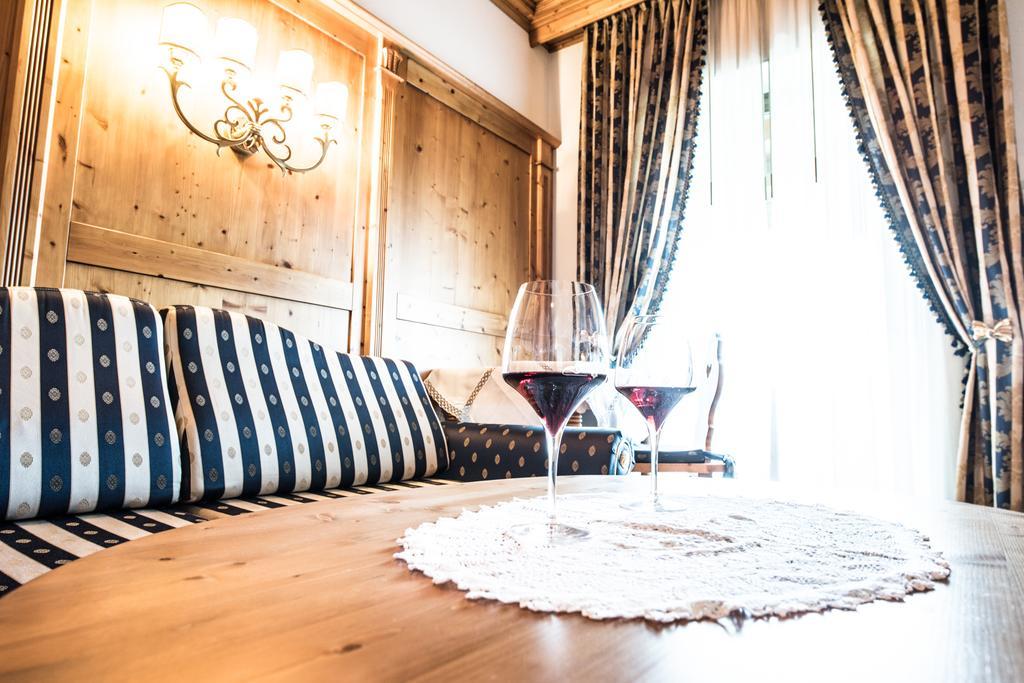 Großes Doppelzimmer mit Balkon