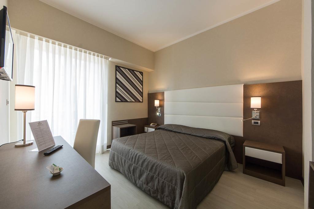 Double or Twin Room with Side Sea View