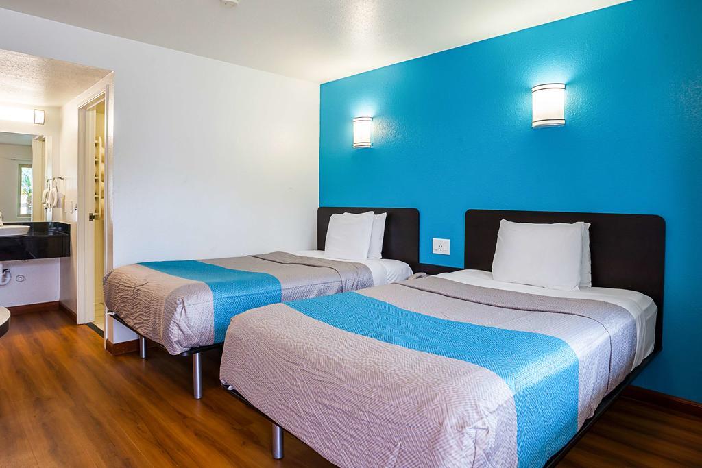 Quadruple Room Non-Smoking