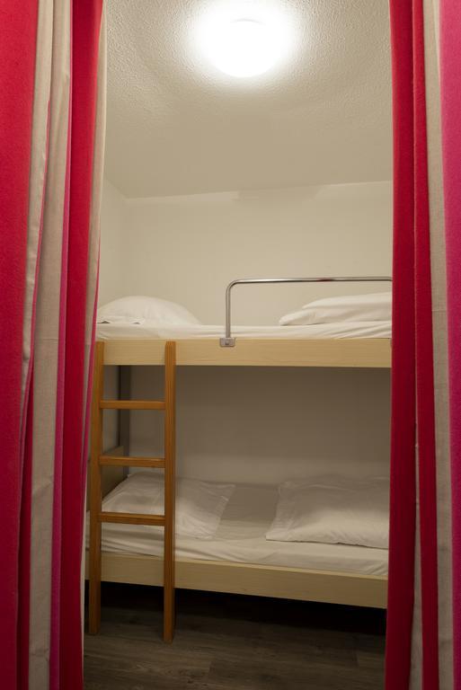 Studio Double Bed,451530783:JPEG