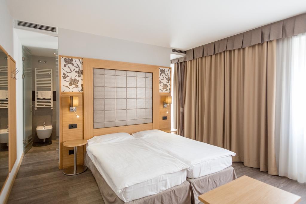 Triple Room with Balcony