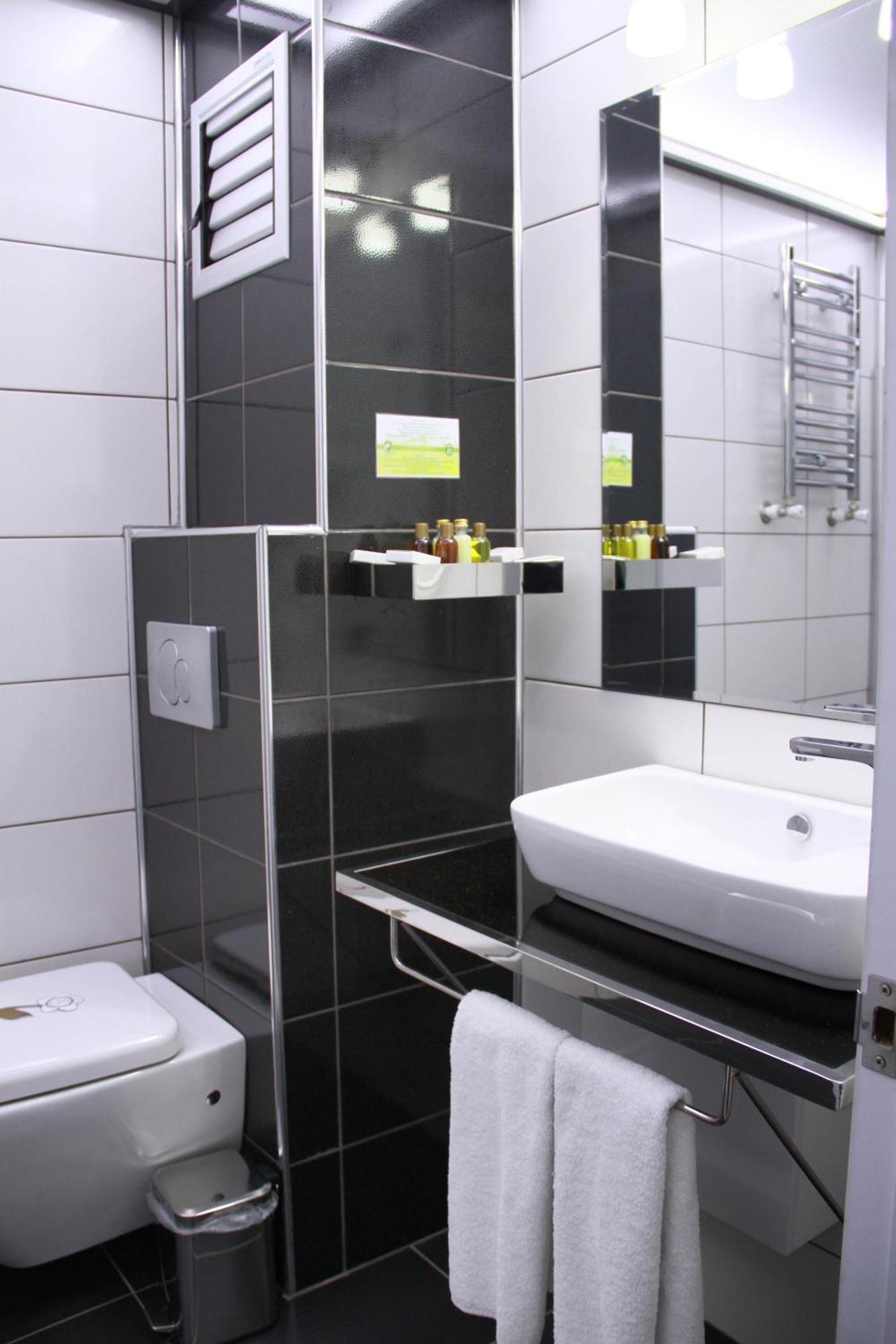 Standard Double or Twin Room,1138501819:JPEG
