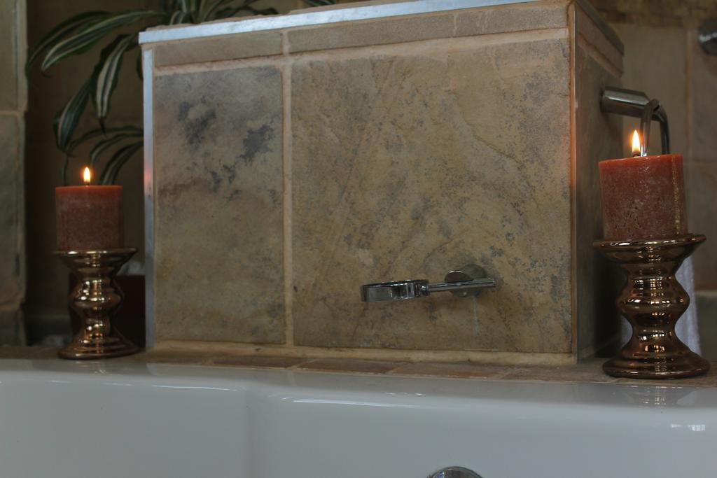Luxury Suite,451596426:JPEG