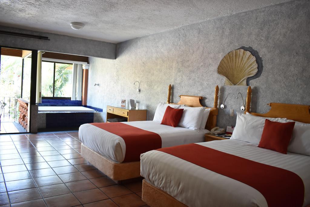 Suite with Two Double Beds with Spa Bath