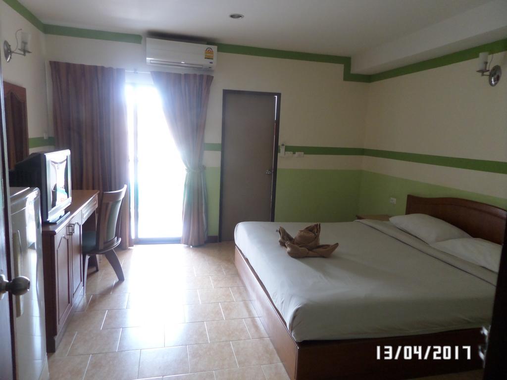 Superior King Room with Pool View - Non-Smoking