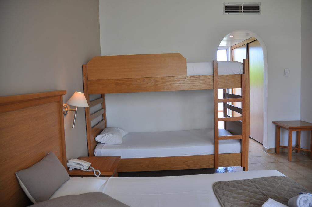 Standard Family Room Bunk Bed,462532692:JPEG