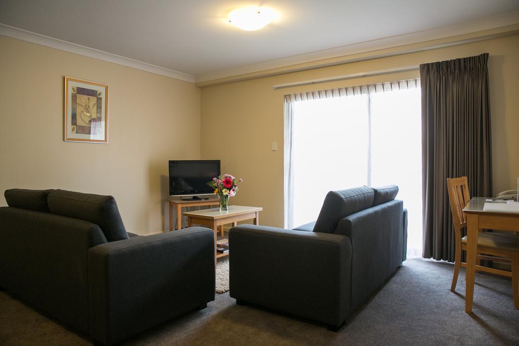 Two-Bedroom Apartment with 2 Bathrooms