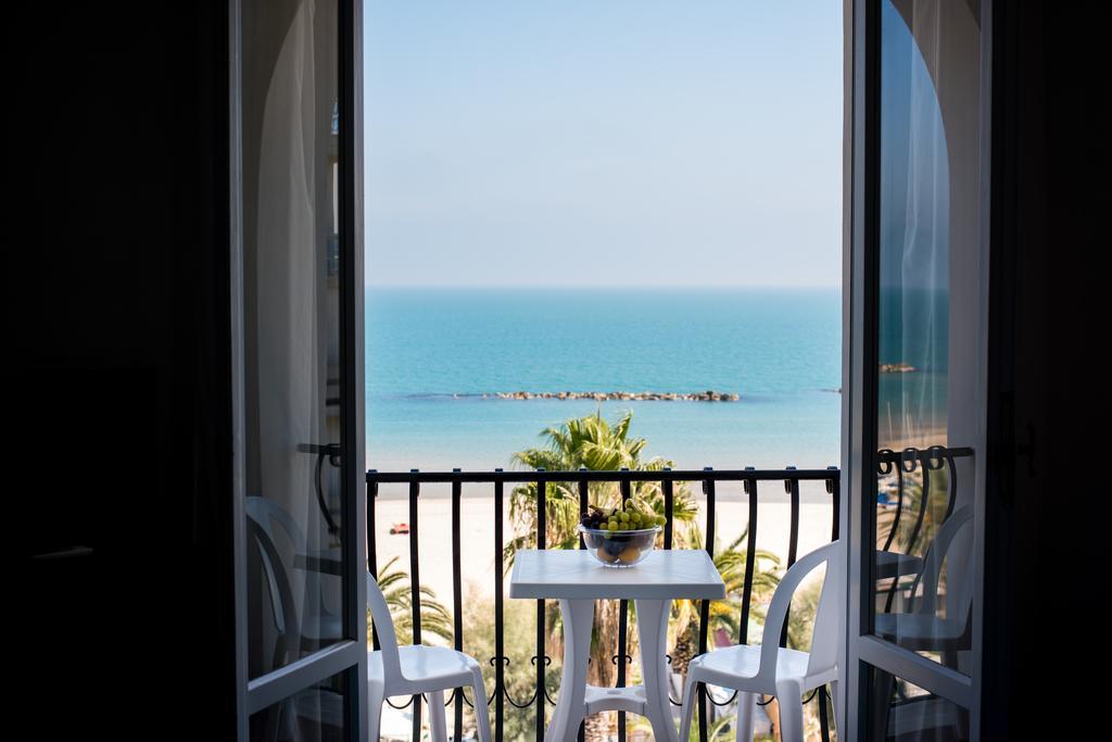 Double or Twin Room with Balcony and Sea View