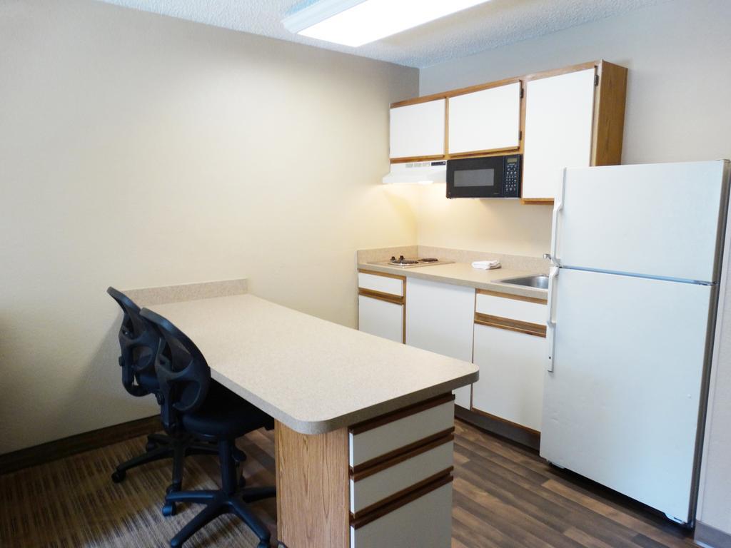 One Bedroom Suite with 1 Queen Bed - Non-Smoking