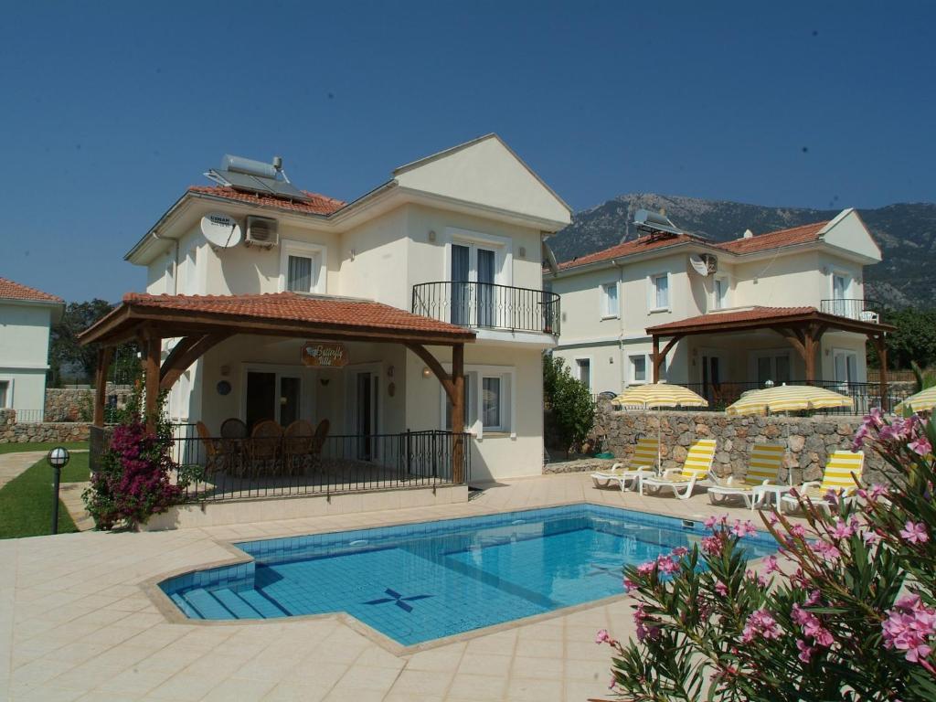 Three-Bedroom Villa - 111. Street