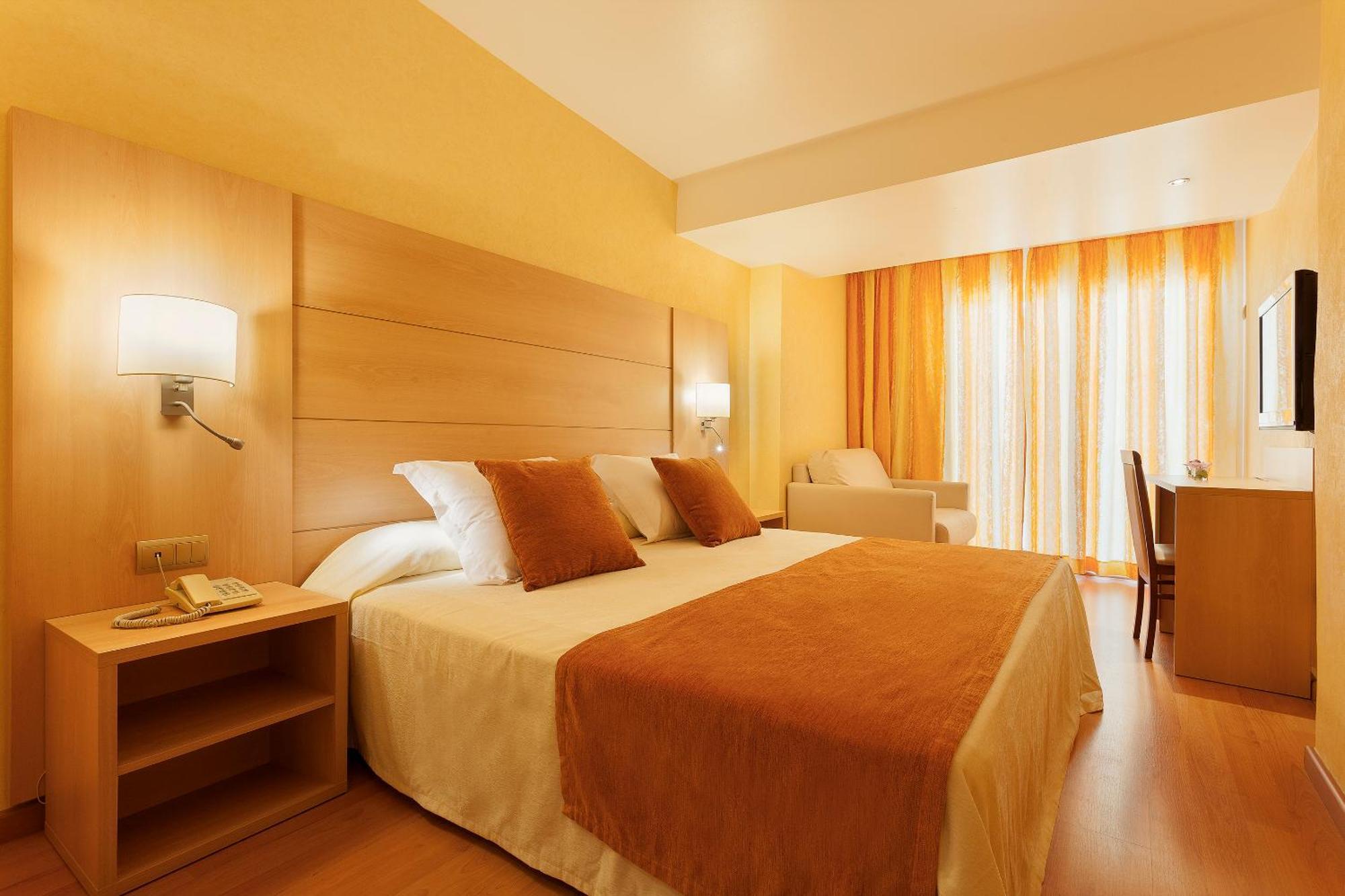 Triple Room with Sea View (2 Adults + 1 Child),466003452:JPEG