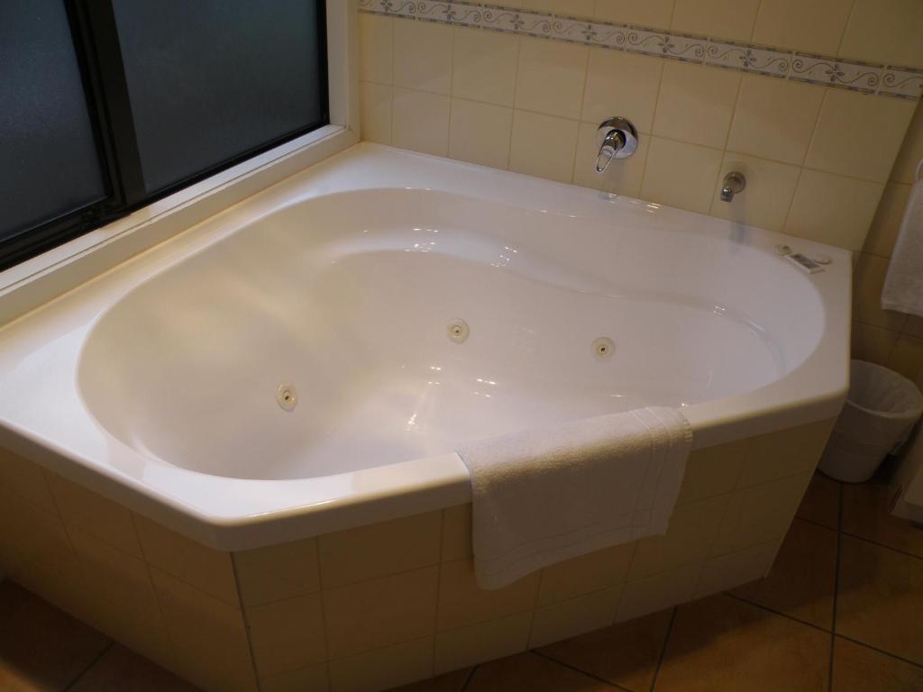 Deluxe One-Bedroom Suite