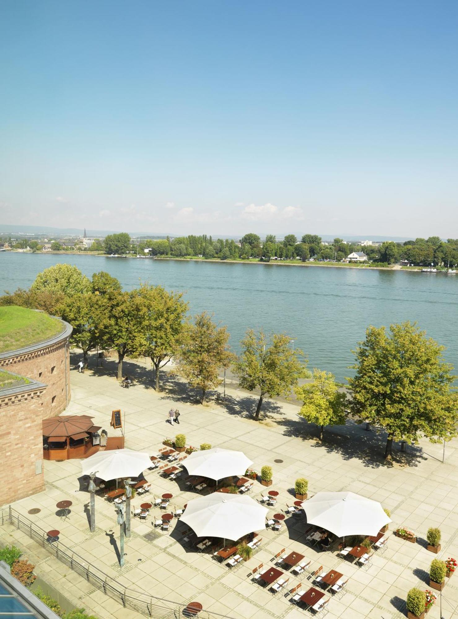 Zweibettzimmer mit Blick auf den Fluss