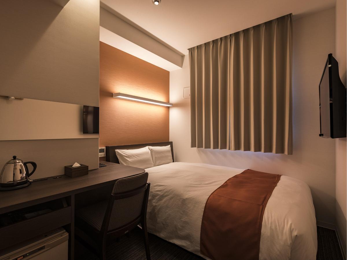 Semi Double Room with Complimentary Light Breakfast - Non-Smoking