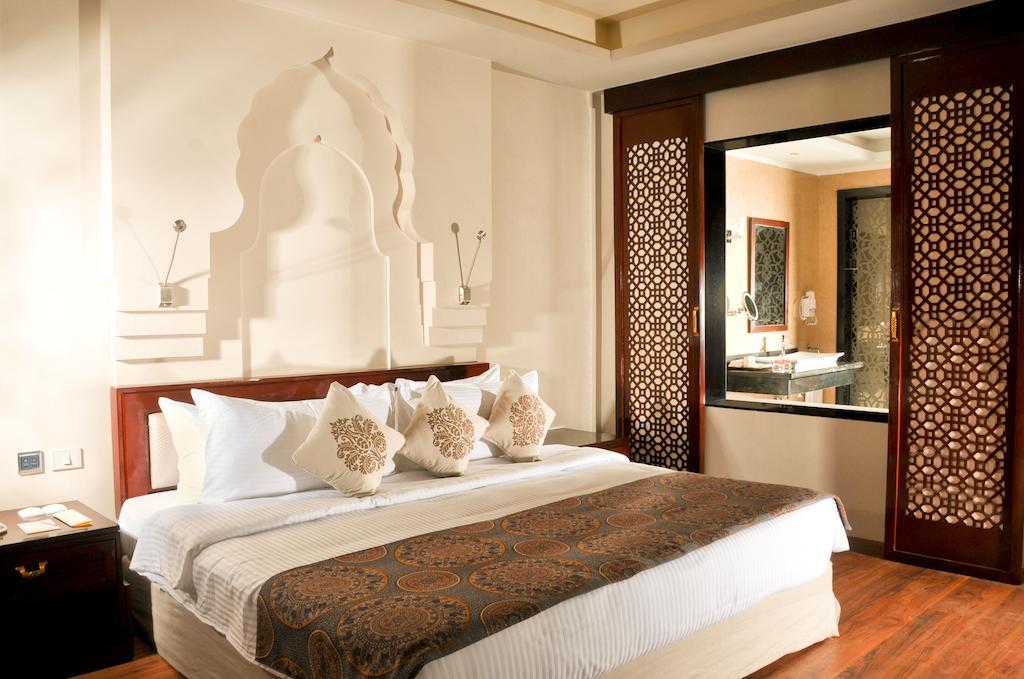 Executive Suite with Sea View- Posh Club,1531124113:JPEG