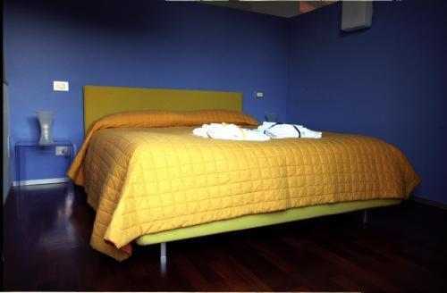 One-Bedroom Apartment (2 Adults)