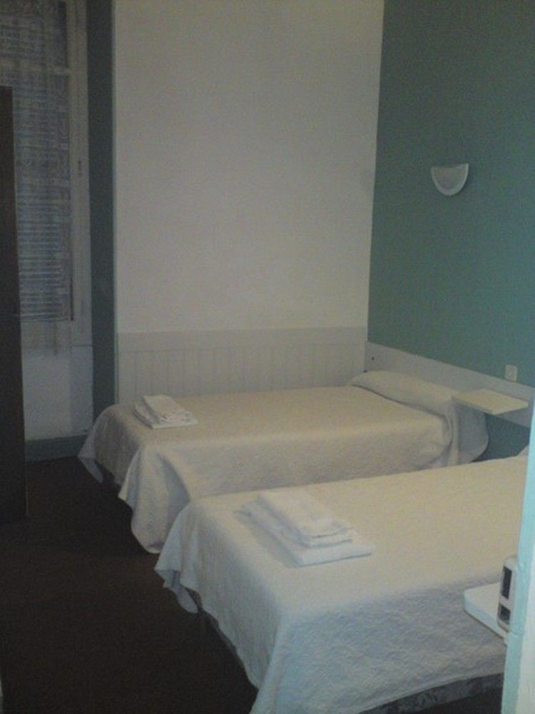 Twin Room with Shower