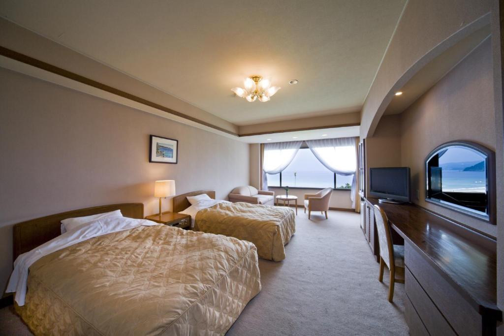 Standard Twin Room - Half board Included - Non-Smoking