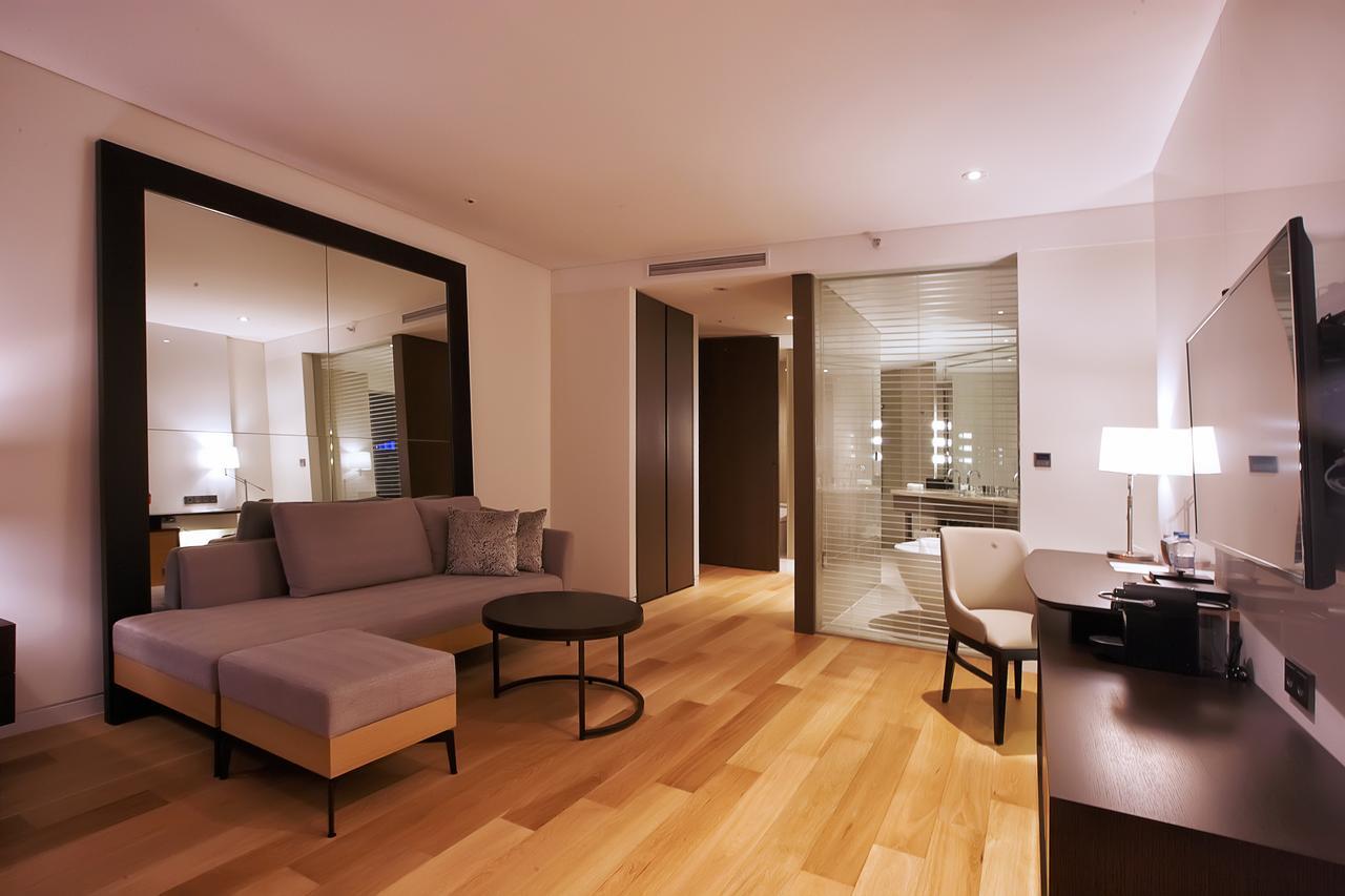 Salon Suite