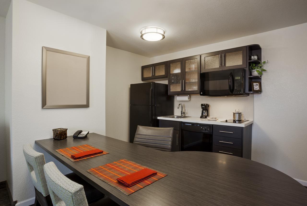 Queen Studio Suite - Hearing Accessible/Disability Access