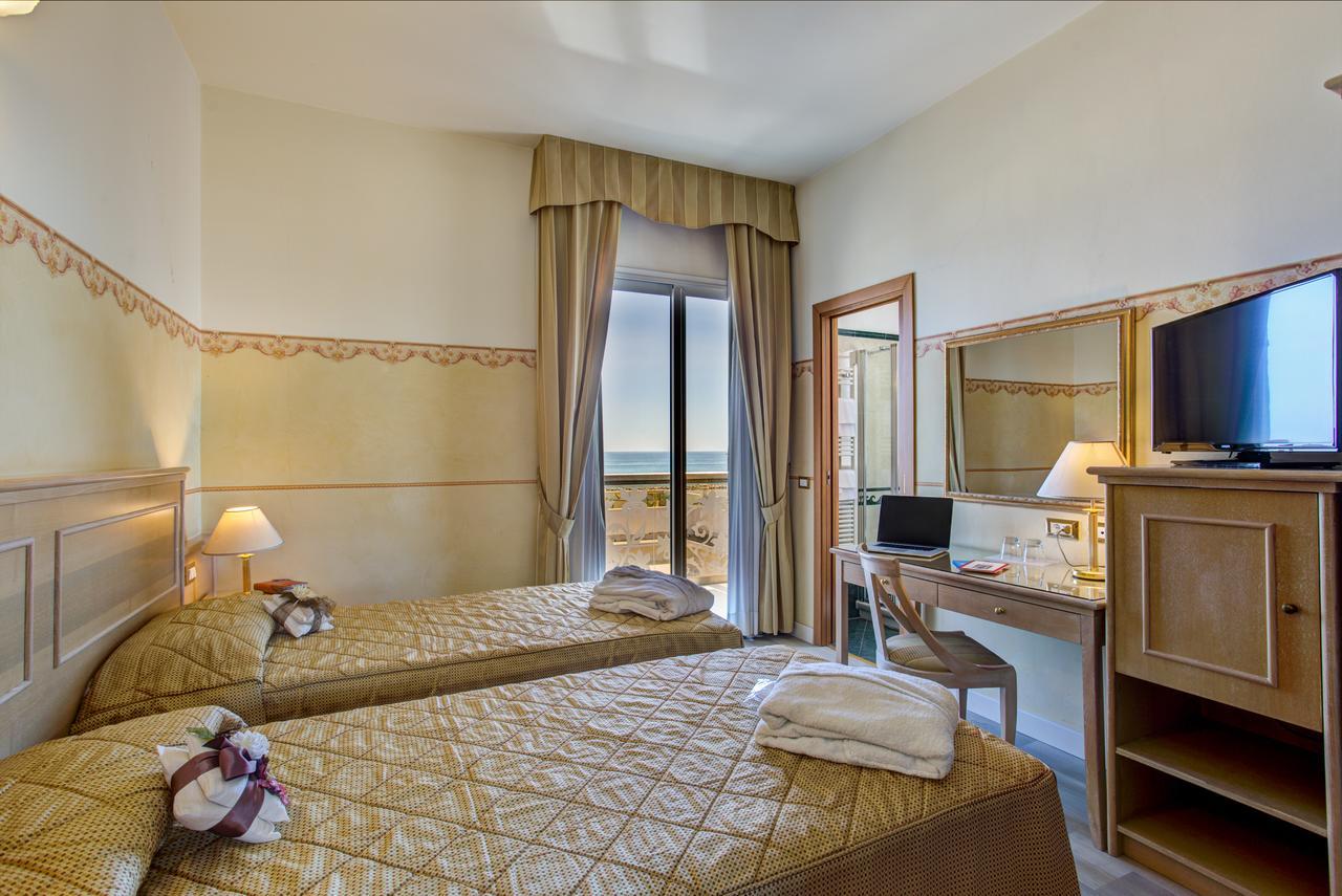 Double or Twin Room with Sea View,507172908:JPEG