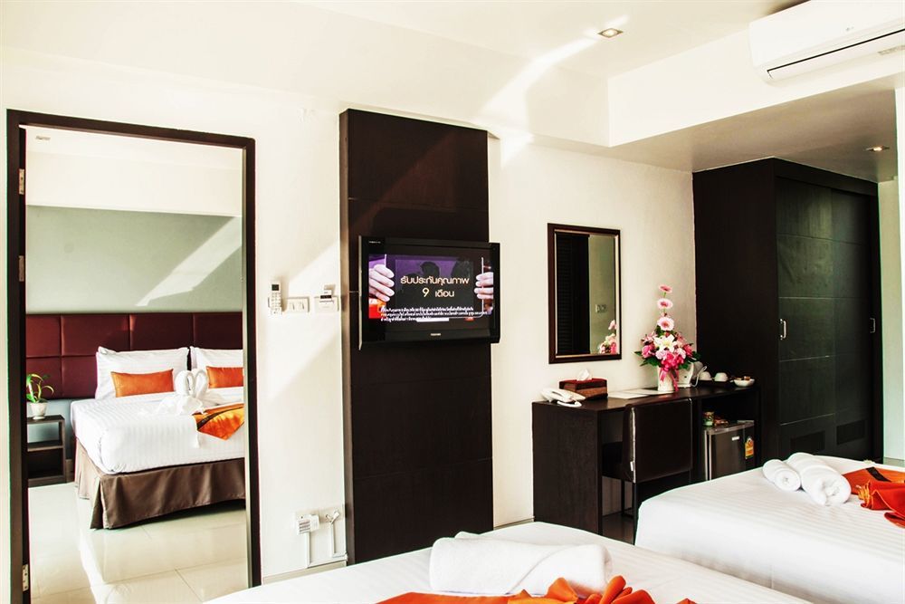 Deluxe Double Room with Pool View