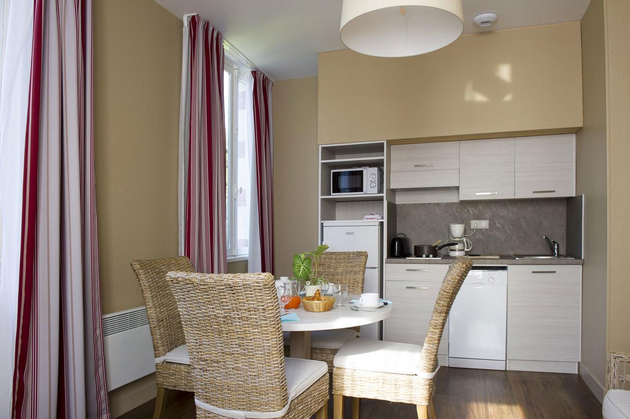 One-Bedroom Apartment 1 double bed or 2 single beds,1215282634:JPEG