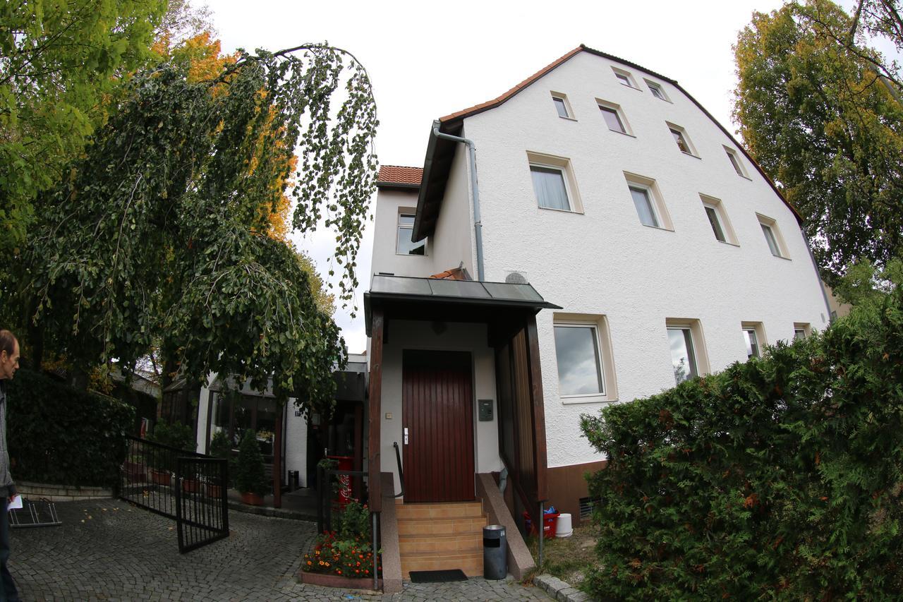 Single Room with Shared Bathroom