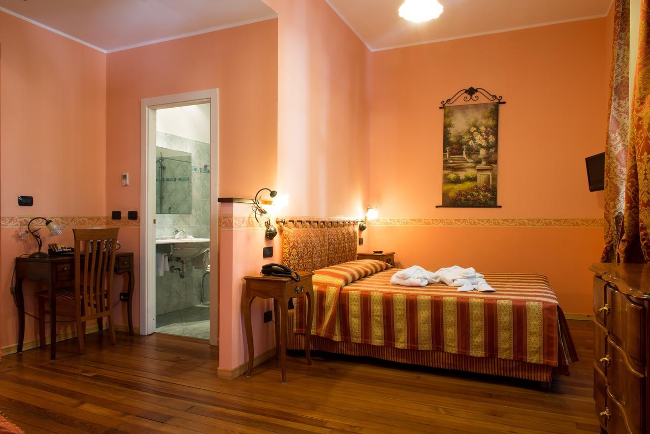 Chambre Triple - Vue sur Ville